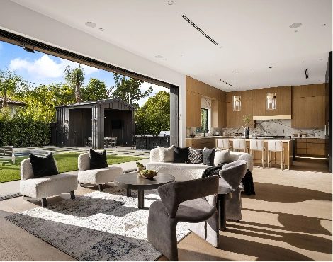 Best luxury living room renovation experts.