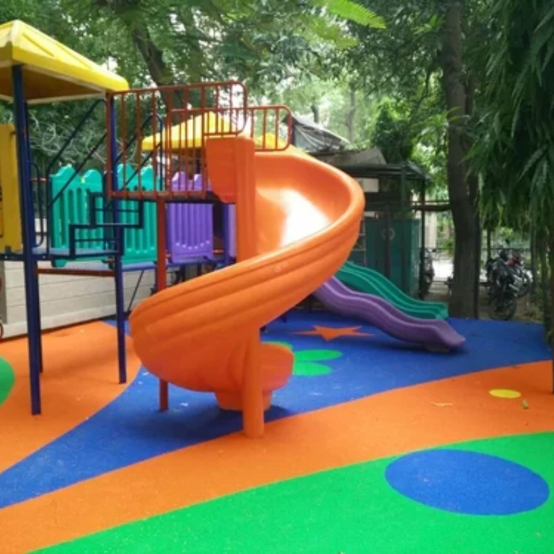 Patterned green EPDM flooring for children
