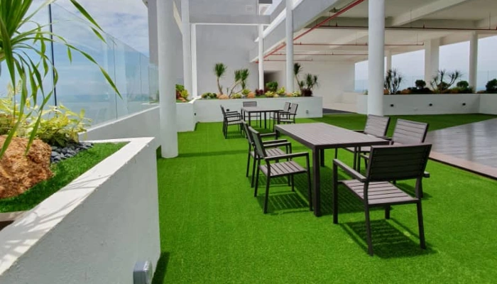 Astroturf installation for balcony