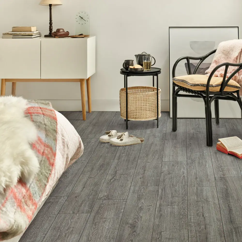 Mansion 8mm Laminate Flooring in Dubai
