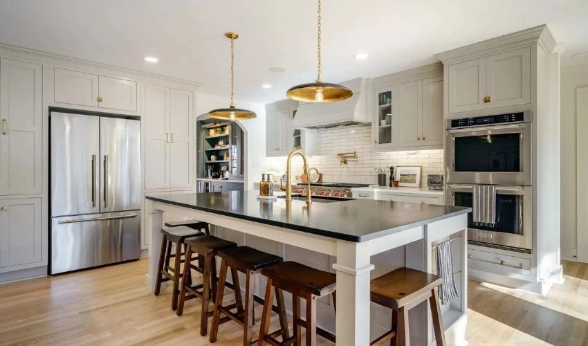 Modern kitchen remodeling trends in Dubai homes